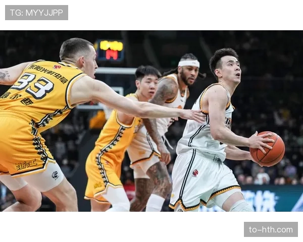 辽鲁季后赛战力接近 胜负关键在战术执行与核心球员临场爆发